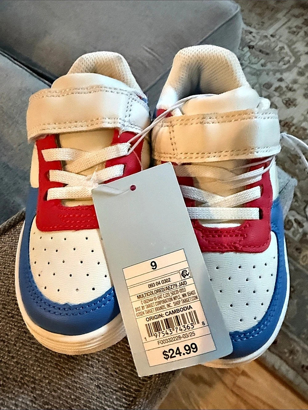 Cat & Jack Kids Color Block Sneakers Boys US 6 NWT